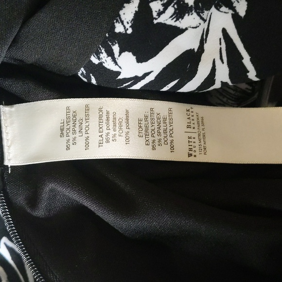 White House Black Market Floral Romper w/ Pockets - 4 - Picture 8 of 8